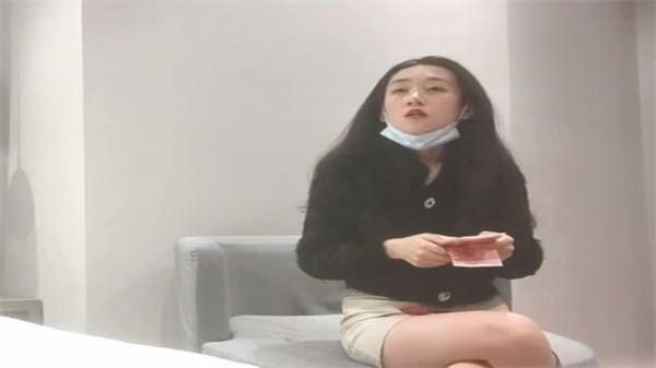 利哥探花极品网红大长腿嫩穴被狂操到喷水